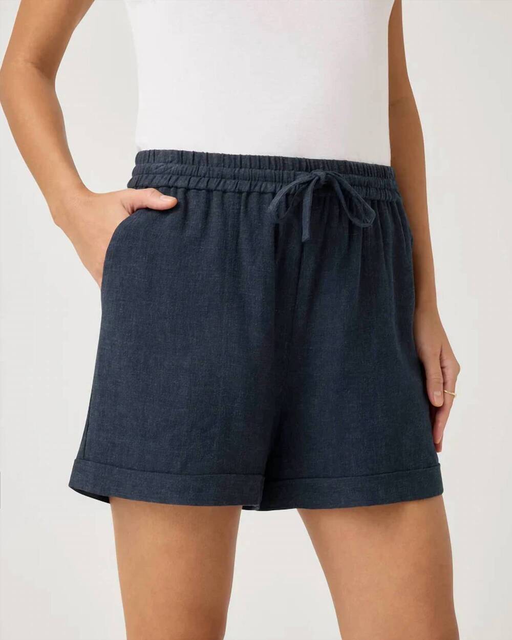 NEW SPLENDID coastal drawstring shorts in navy